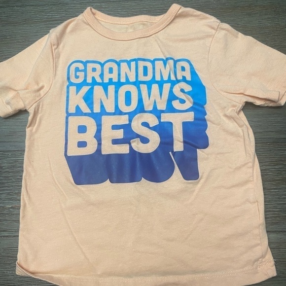 The Children’s Place “ Grandma Knows Best” child shirt sleeve graphic t-shirt 2T - Picture 1 of 3